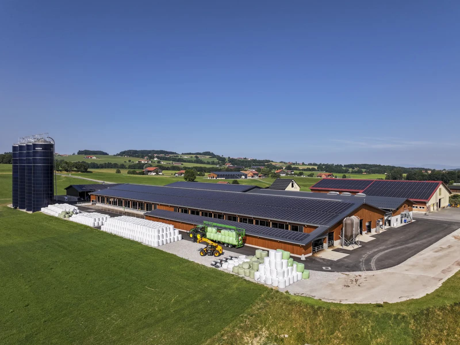 Les bâtiments de la ferme vus du drone